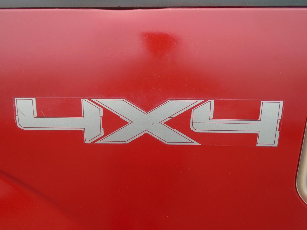 2011 Ford F-150 4WD SuperCab 145  XL - Photo #5