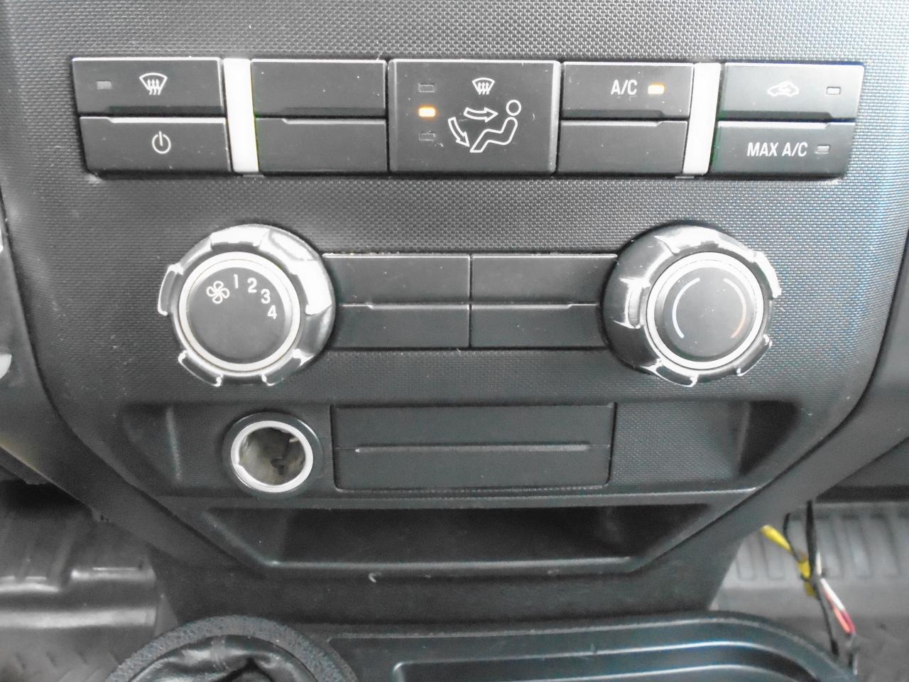 2011 Ford F-150 4WD SuperCab 145  XL - Photo #13