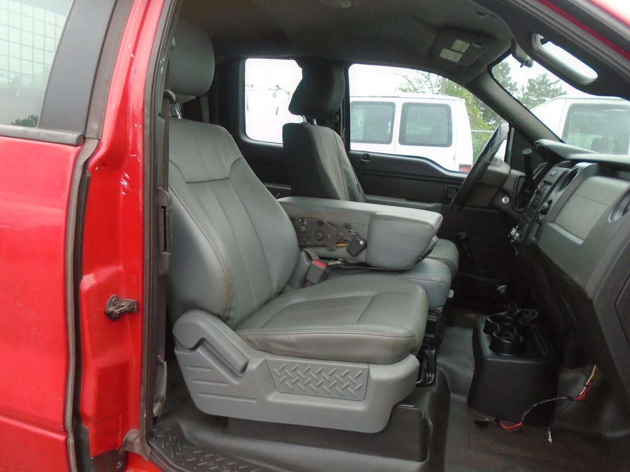 2011 Ford F-150 4WD SuperCab 145  XL - Photo #16