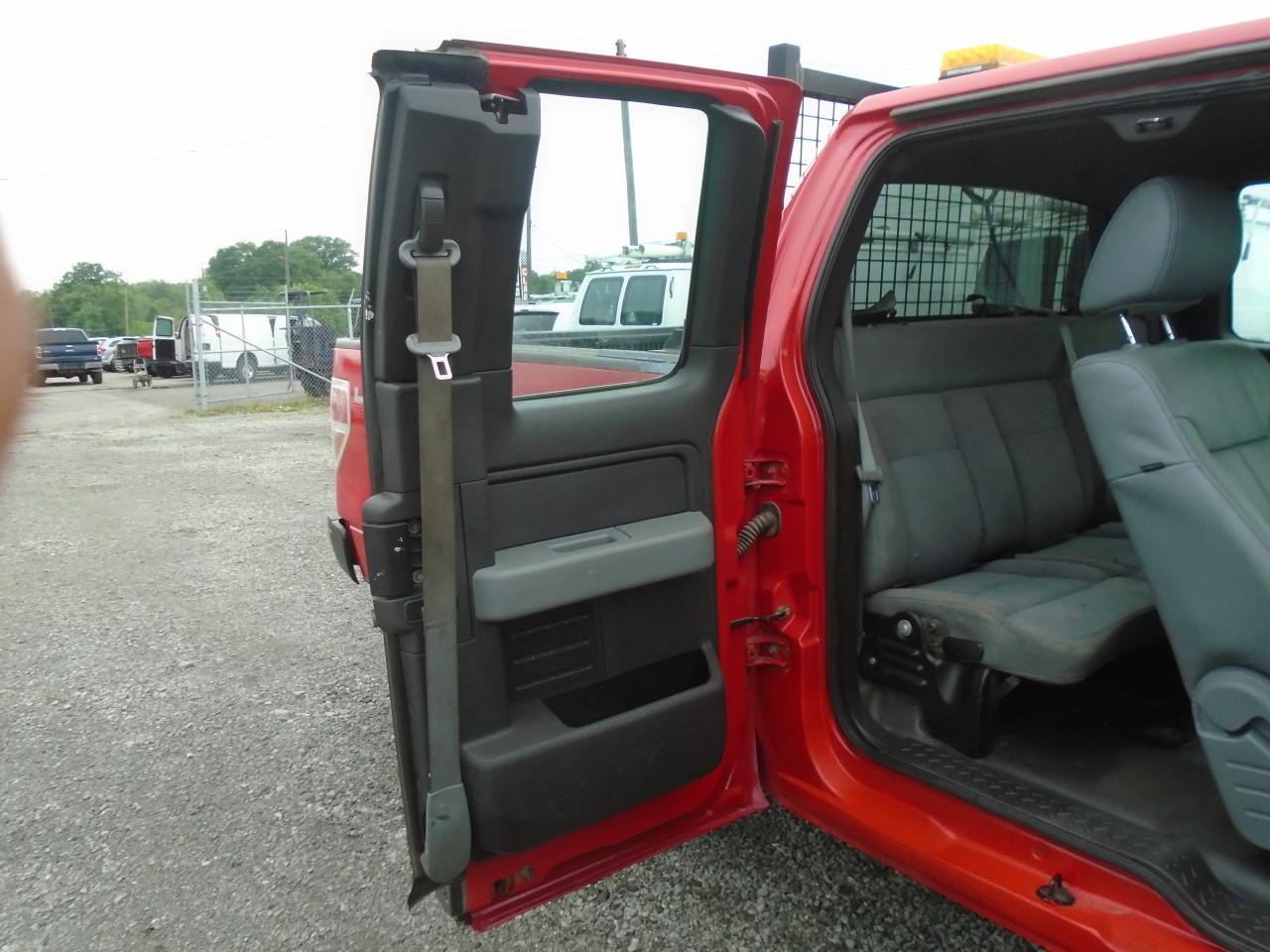 2011 Ford F-150 4WD SuperCab 145  XL - Photo #17