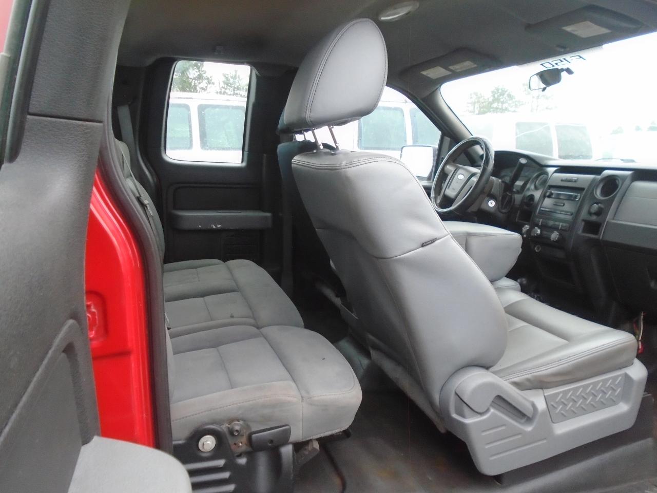 2011 Ford F-150 4WD SuperCab 145  XL - Photo #19