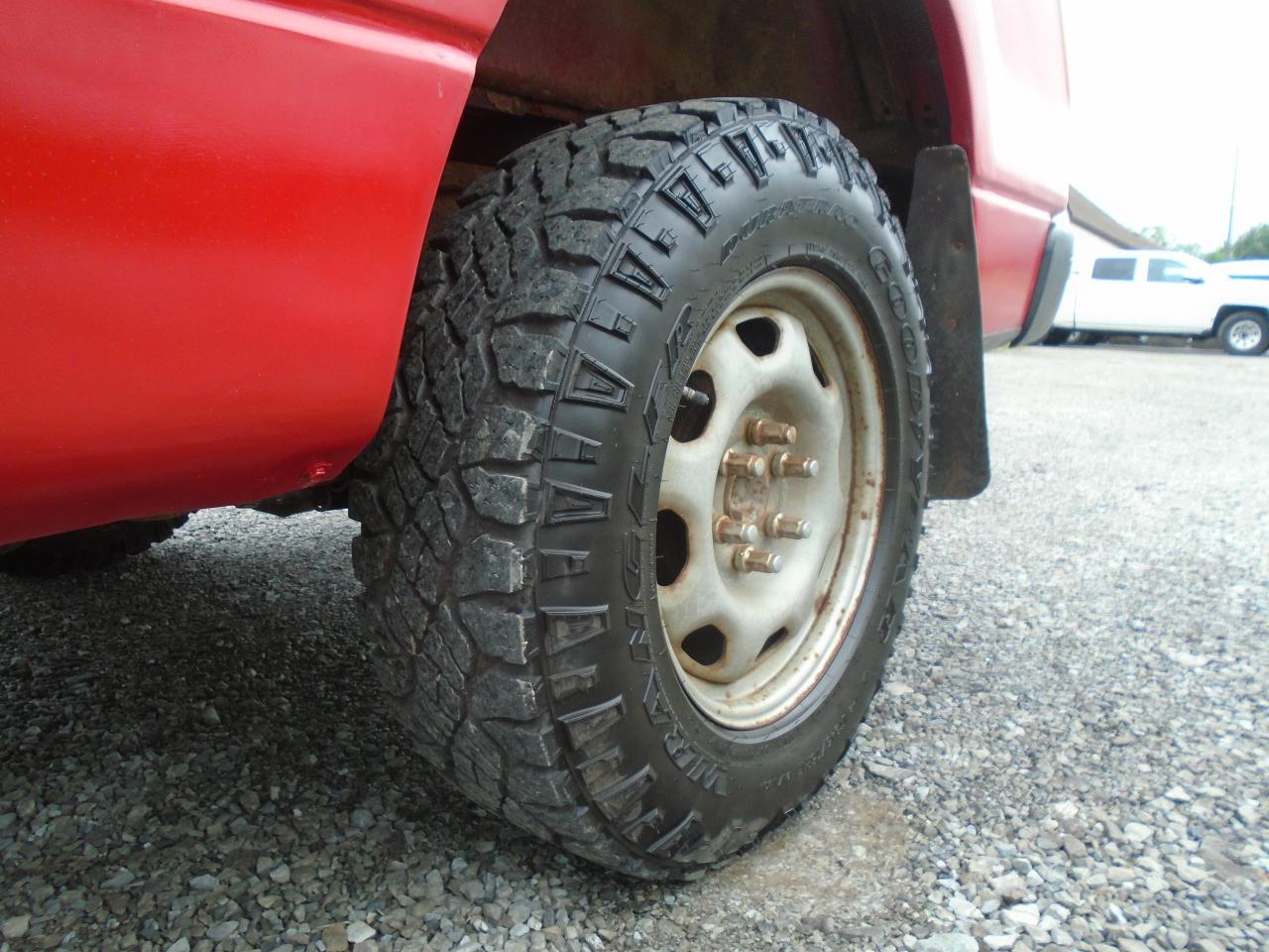 2011 Ford F-150 4WD SuperCab 145  XL - Photo #31
