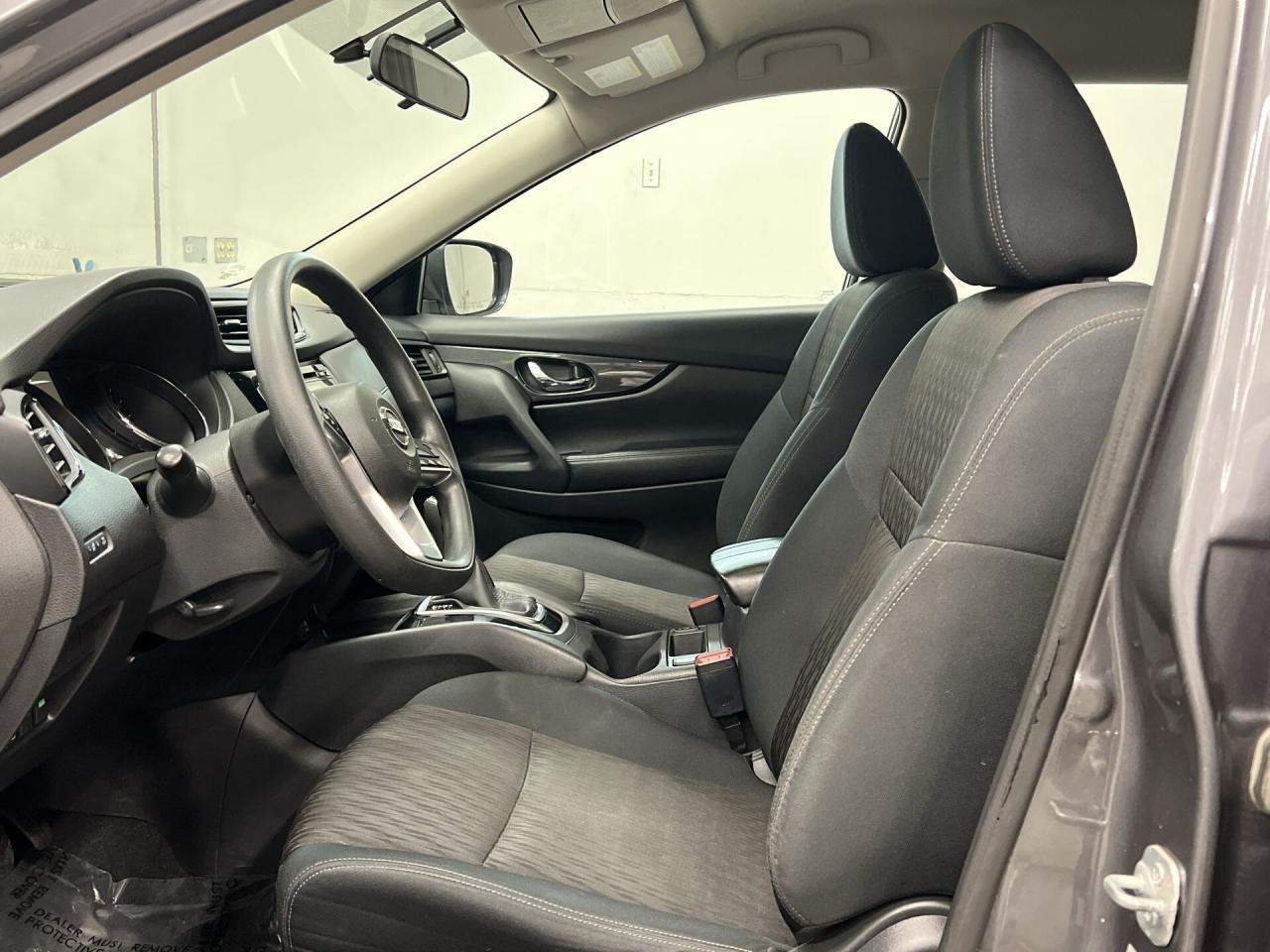 2017 Nissan Rogue AWD | LOW KMS!! | HEATED SEATS | REAR CAM | A/C Photo