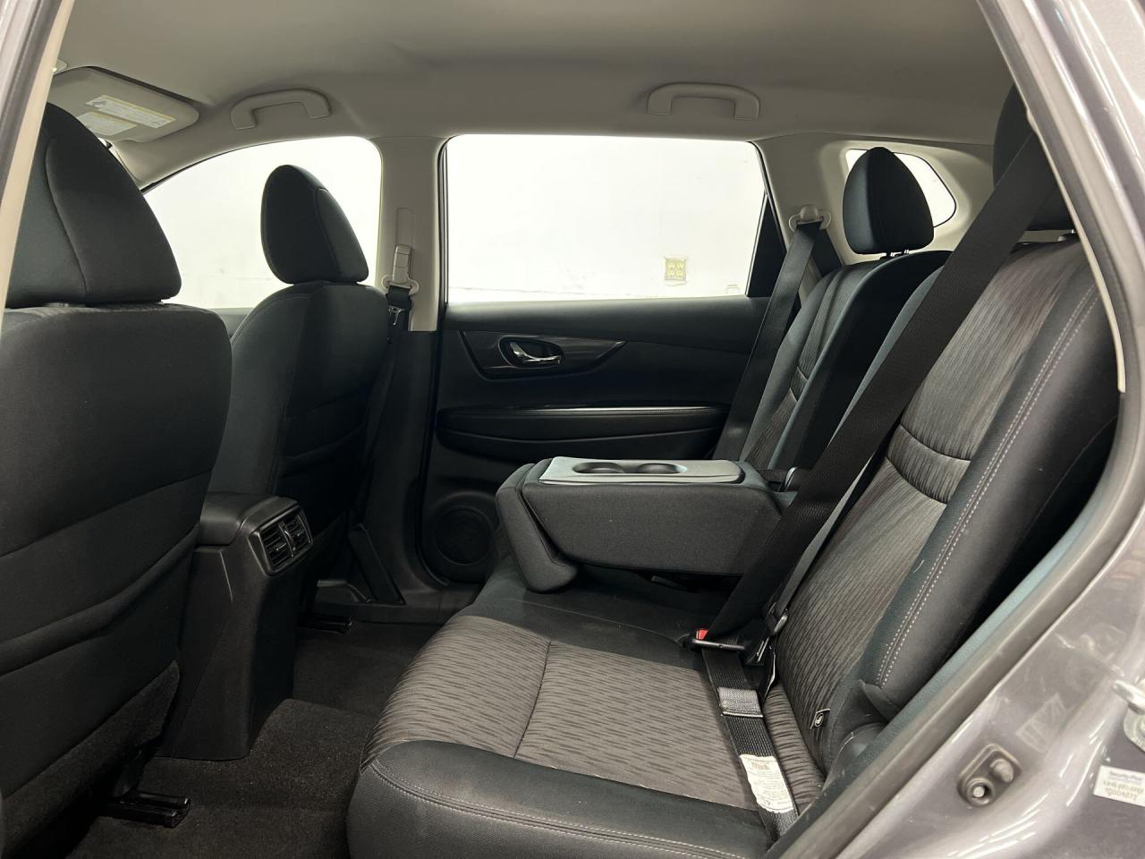 2017 Nissan Rogue AWD | LOW KMS!! | HEATED SEATS | REAR CAM | A/C Photo