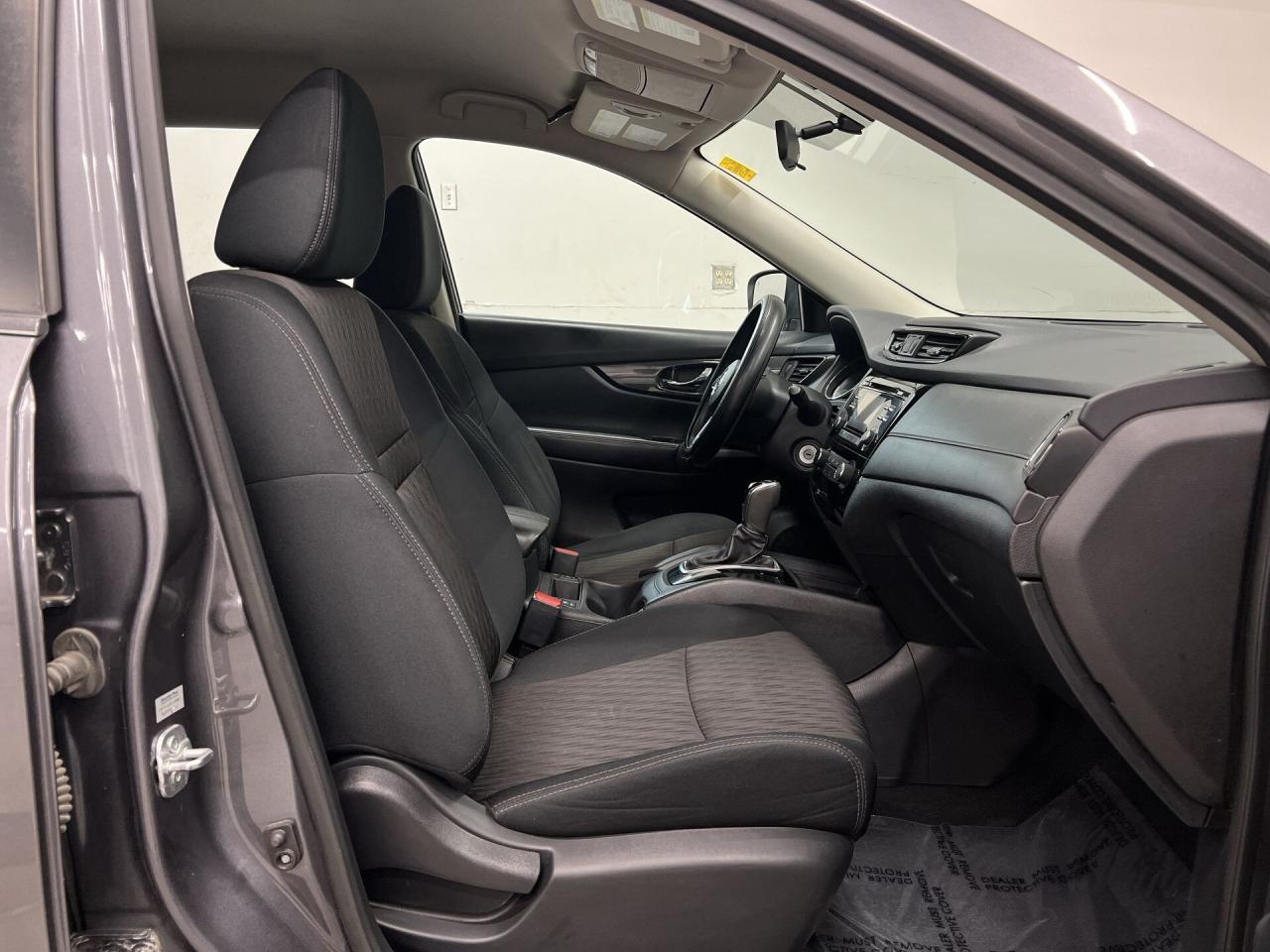 2017 Nissan Rogue AWD | LOW KMS!! | HEATED SEATS | REAR CAM | A/C Photo