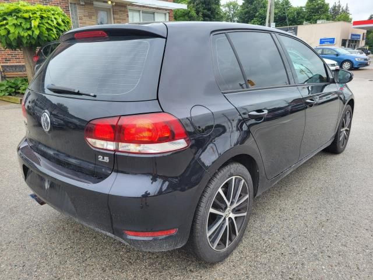 2013 Volkswagen Golf TRENDLINE Photo3