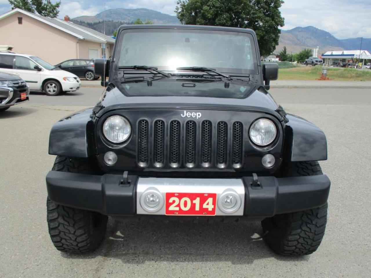 2014 Jeep Wrangler Unlimited Sahara 4WD Photo1
