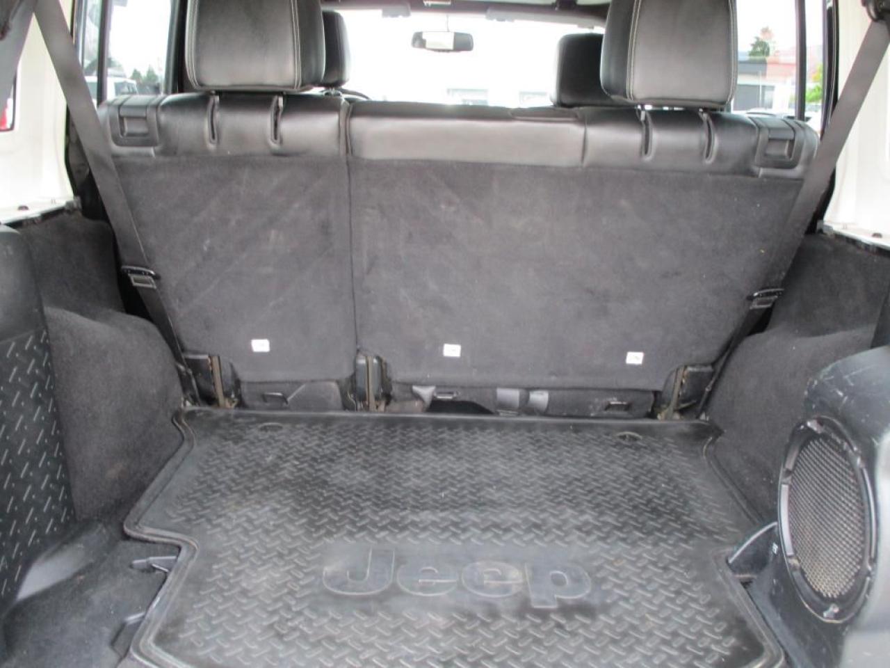 2014 Jeep Wrangler Unlimited Sahara 4WD Photo8