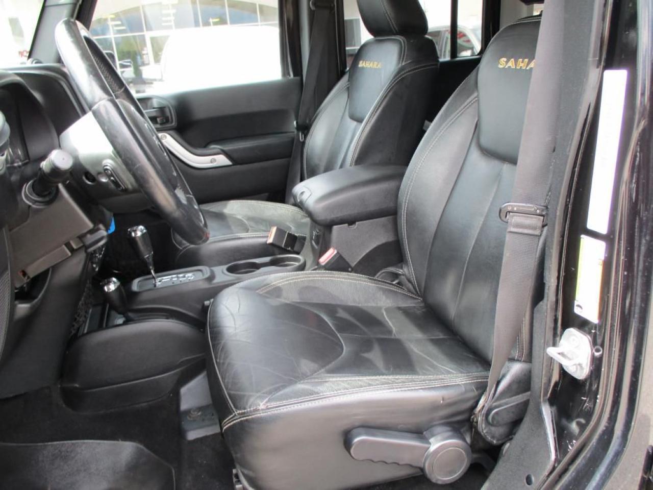 2014 Jeep Wrangler Unlimited Sahara 4WD Photo11