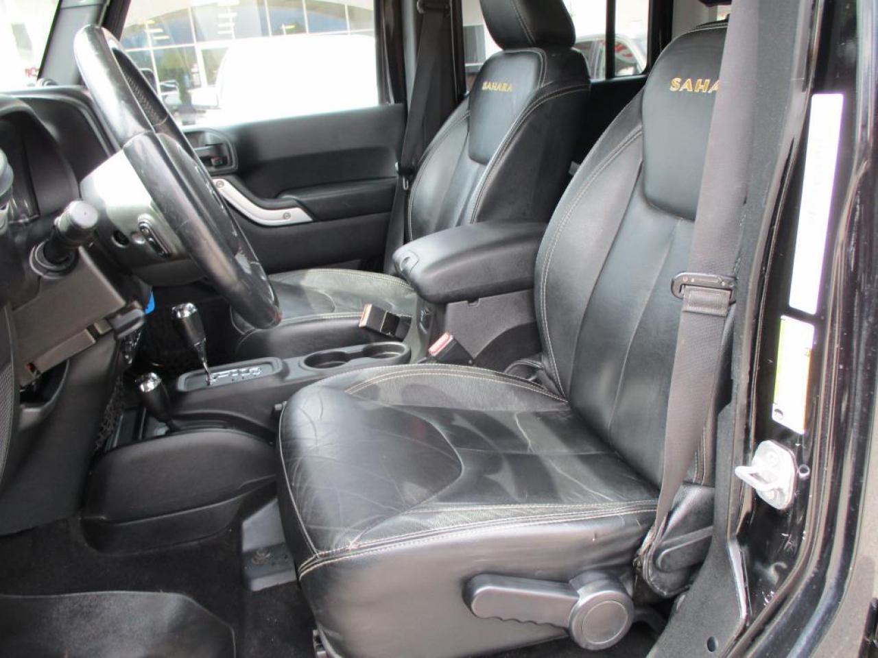 2014 Jeep Wrangler Unlimited Sahara 4WD Photo11