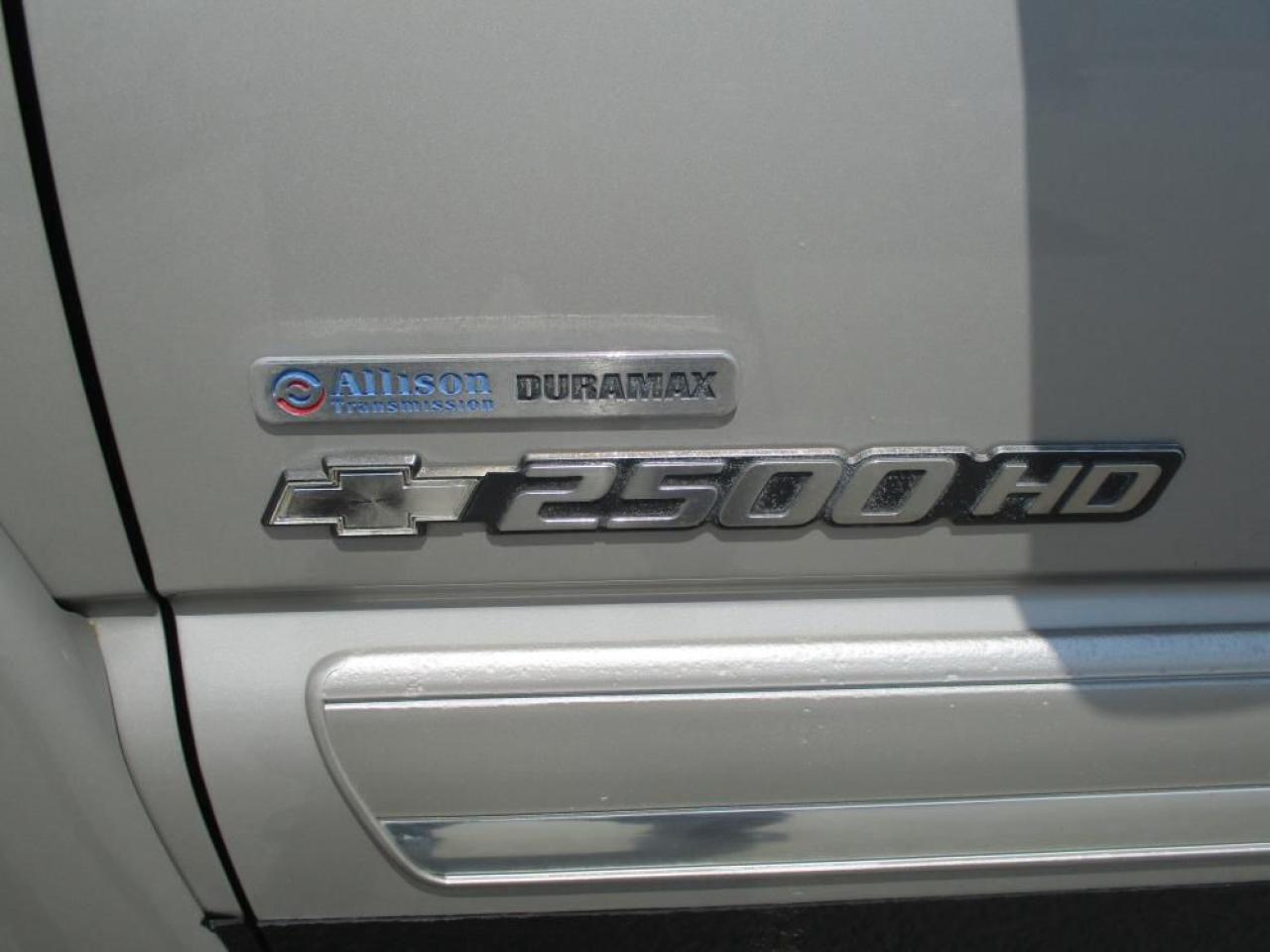 2006 Chevrolet Silverado 2500 HD LT EXT  DURAMAX 4X4 Photo9