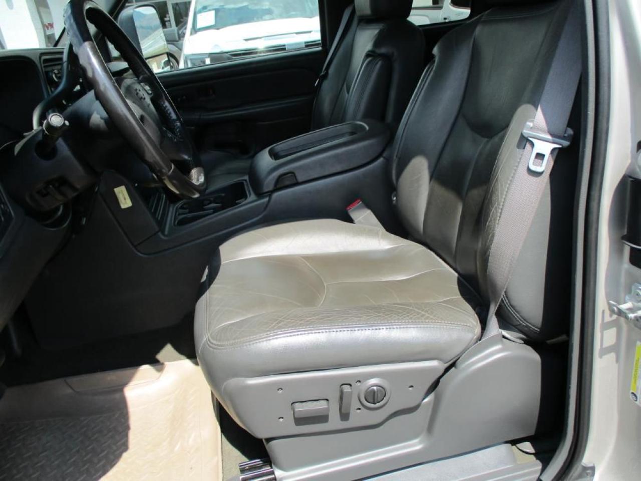 2006 Chevrolet Silverado 2500 HD LT EXT  DURAMAX 4X4 Photo12