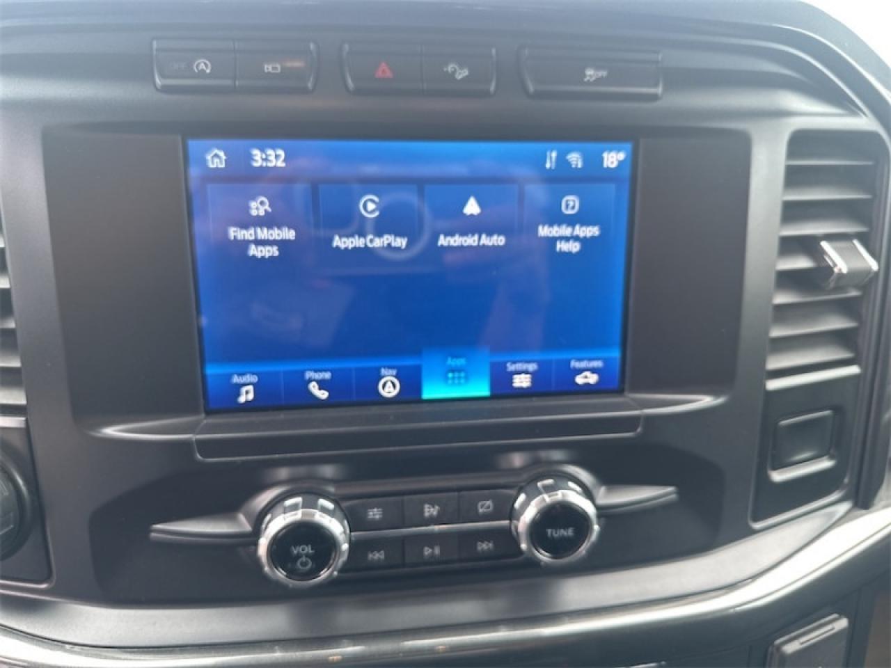 2021 Ford F-150 XLT  - Tailgate Step Photo5