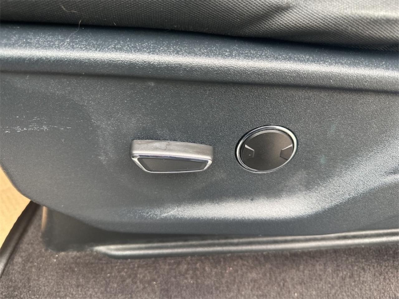2021 Ford F-150 XLT  - Tailgate Step Photo5