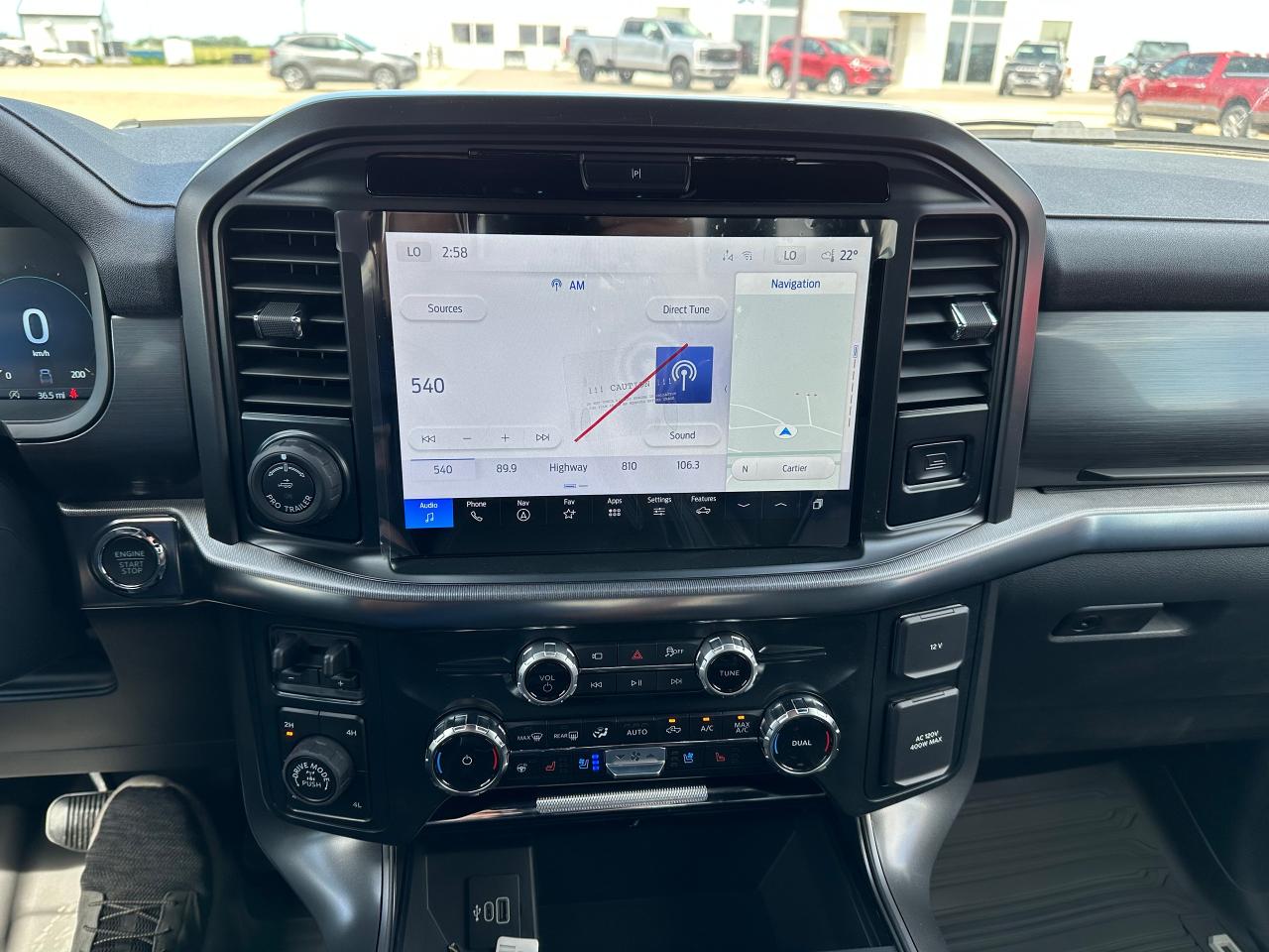 2025 Ford F-150 LARIAT 4WD SuperCrew 5.5' Box 501A Photo5