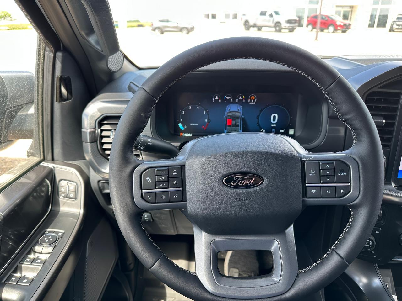 2025 Ford F-150 LARIAT 4WD SuperCrew 5.5' Box 501A Photo5