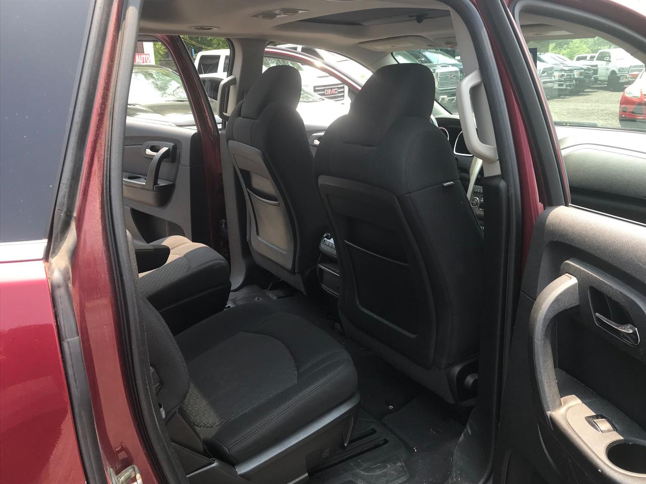 2010 Chevrolet Traverse LT - Photo #5