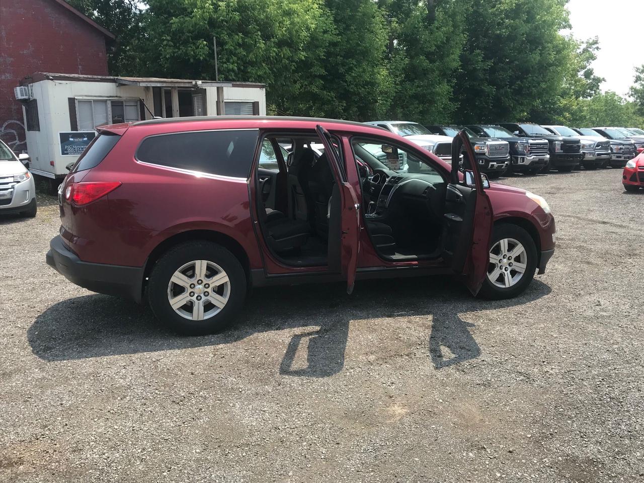 2010 Chevrolet Traverse LT - Photo #15