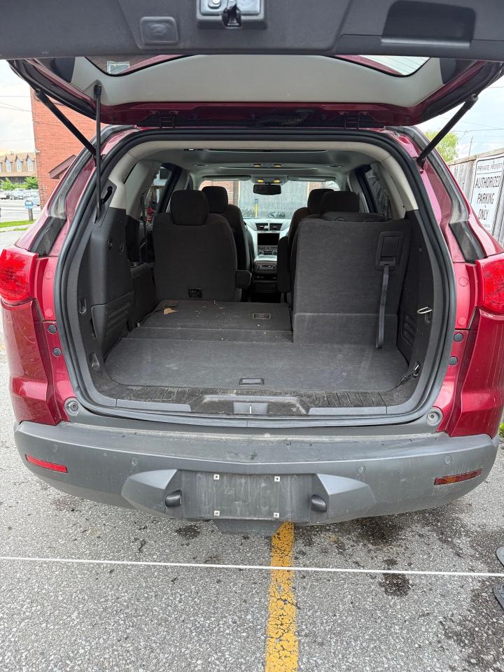 2010 Chevrolet Traverse LT - Photo #17