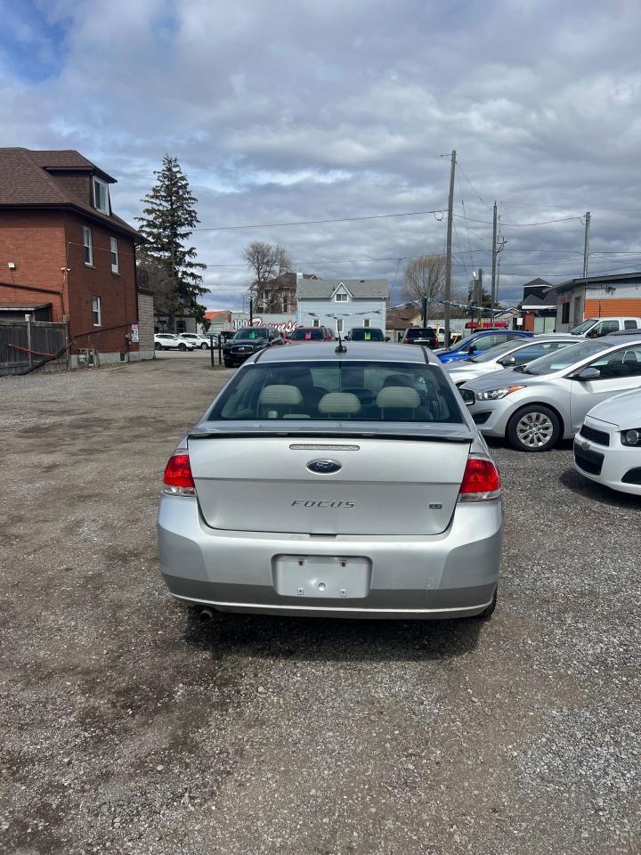 2011 Ford Focus SEL - Photo #18
