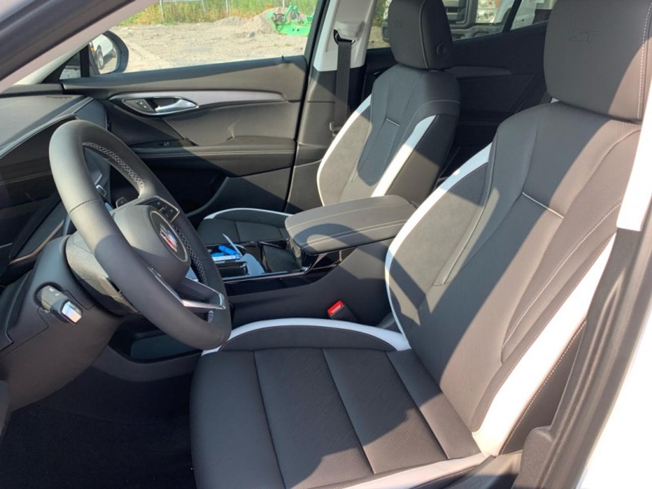 2025 Buick Envision Sport Touring  - Leather Seats Photo