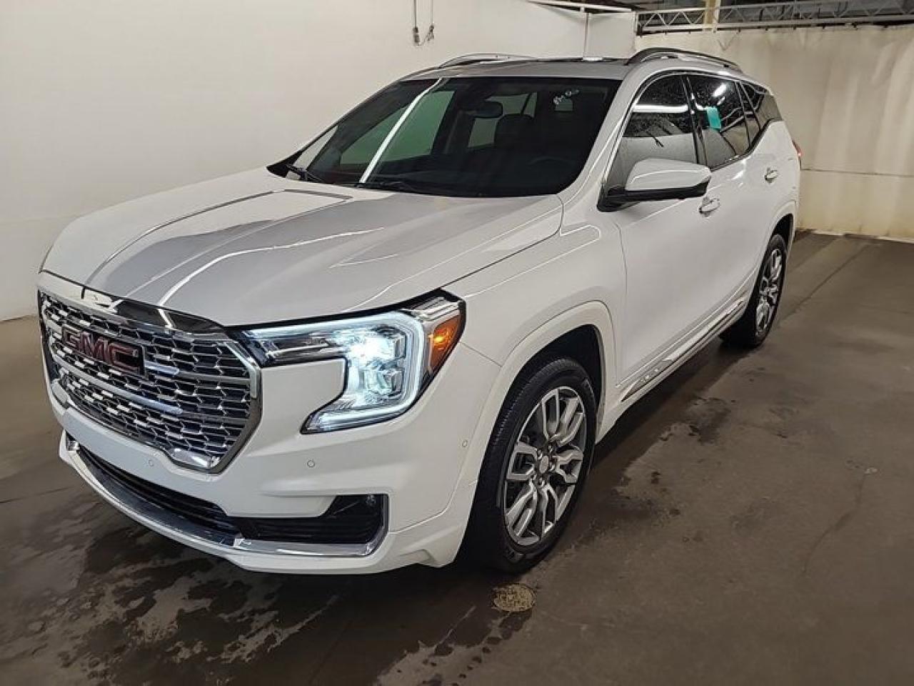 Used 2024 GMC Terrain DenaliAWD | Sunroof | Leather | Nav | HUD | Heated Wheel + Seats | CarPlay + Android | Bose & More ! for sale in Guelph, ON