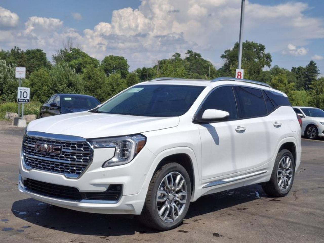 Used 2024 GMC Terrain Denali AWD | Sunroof | Lthr | Nav | HUD | Heated Wheel + Seats | CarPlay + Android | Bose & More ! for sale in Guelph, ON