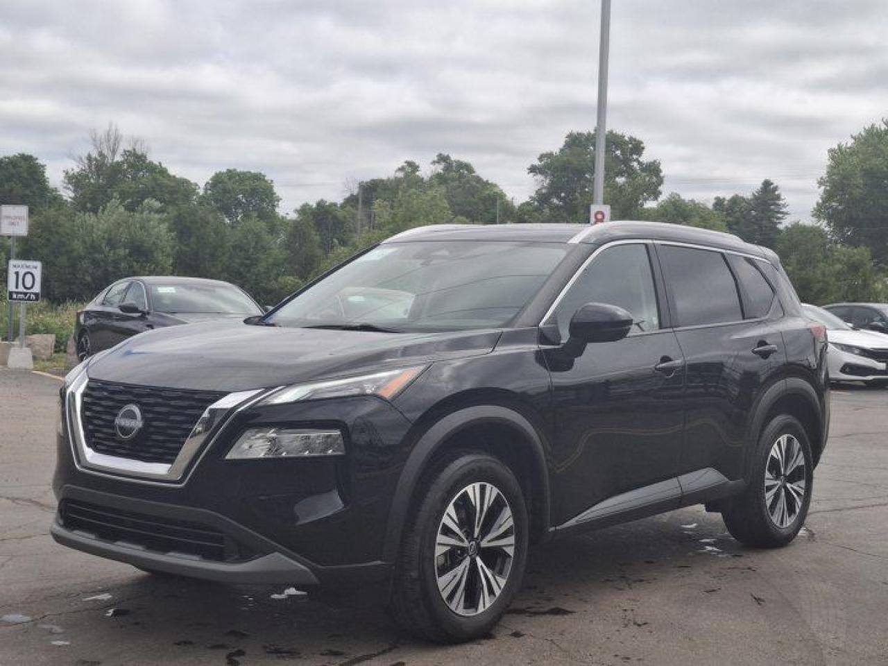 Used 2023 Nissan Rogue SV AWD | Pano Roof | Remote Start | Heated Seats + Steering | Keyless Entry | Reverse Cam & More ! for sale in Guelph, ON