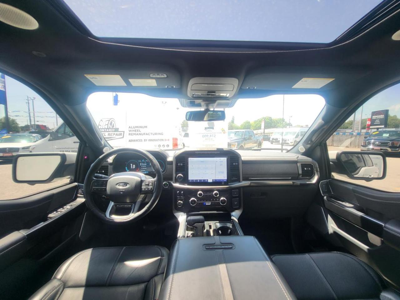 2023 Ford F-150 Platinum Photo3