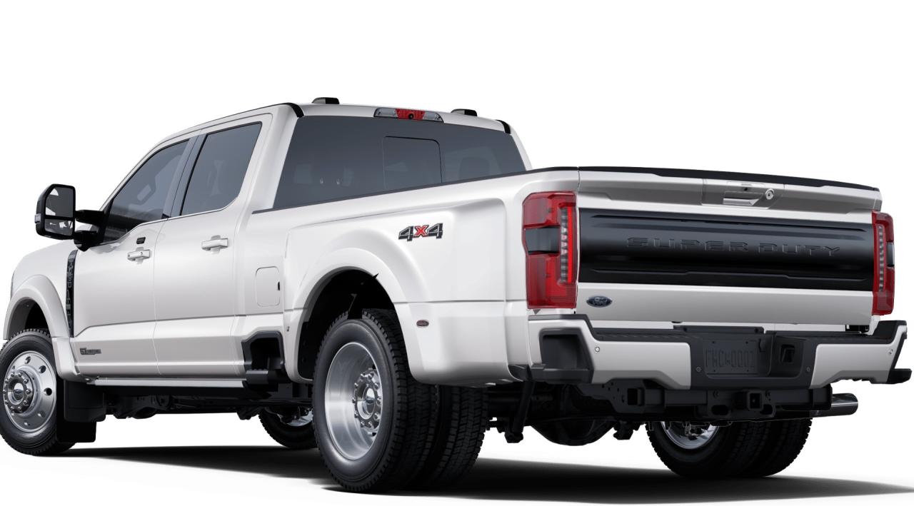 New 2025 Ford F-450 Super Duty DRW Platinum for sale in Kingston, ON