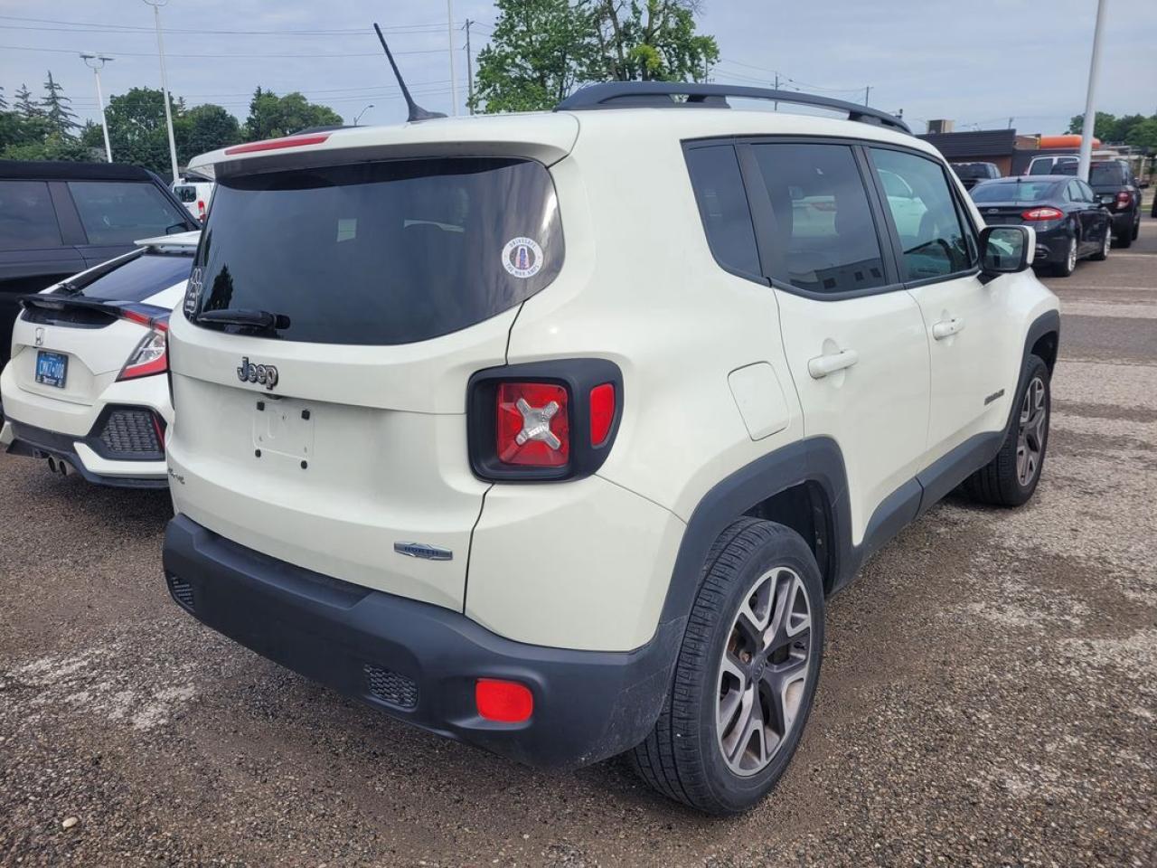 2015 Jeep Renegade North Photo3