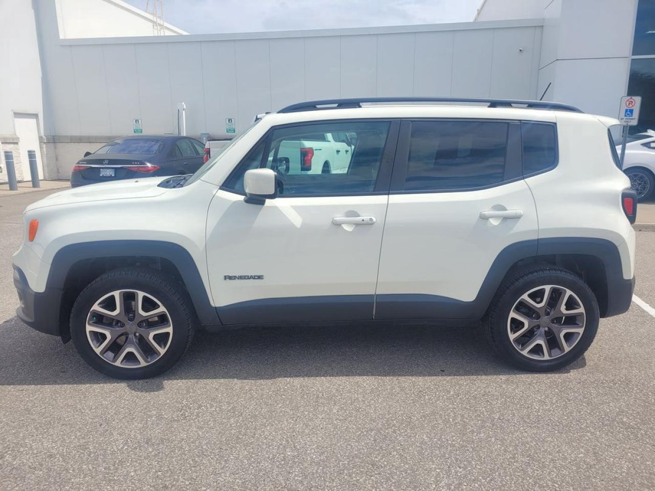 2015 Jeep Renegade North Photo20
