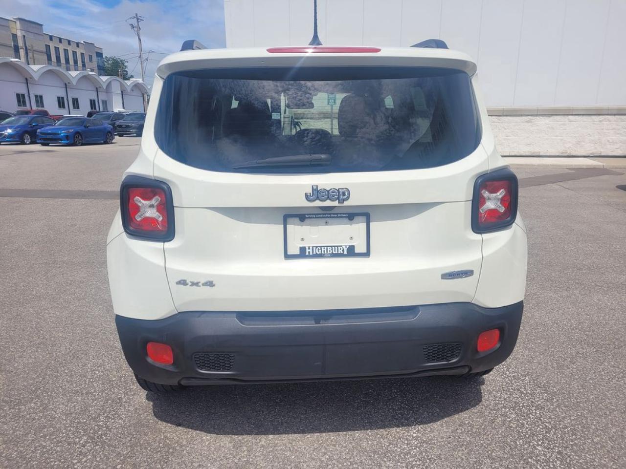 2015 Jeep Renegade North Photo22