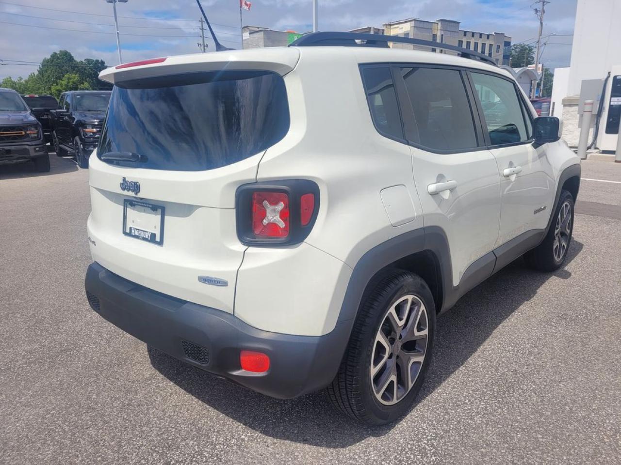 2015 Jeep Renegade North Photo23