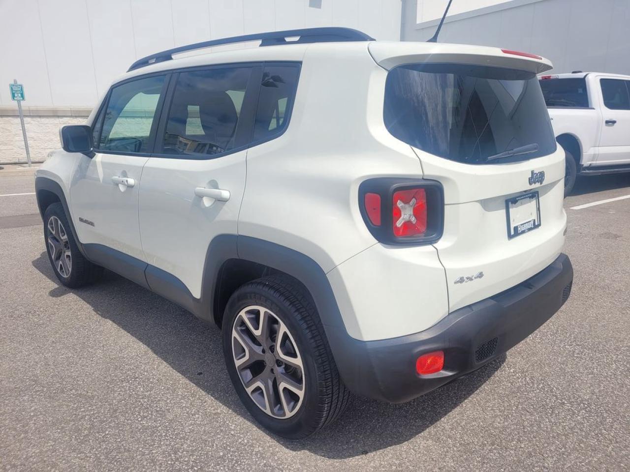 2015 Jeep Renegade North Photo21