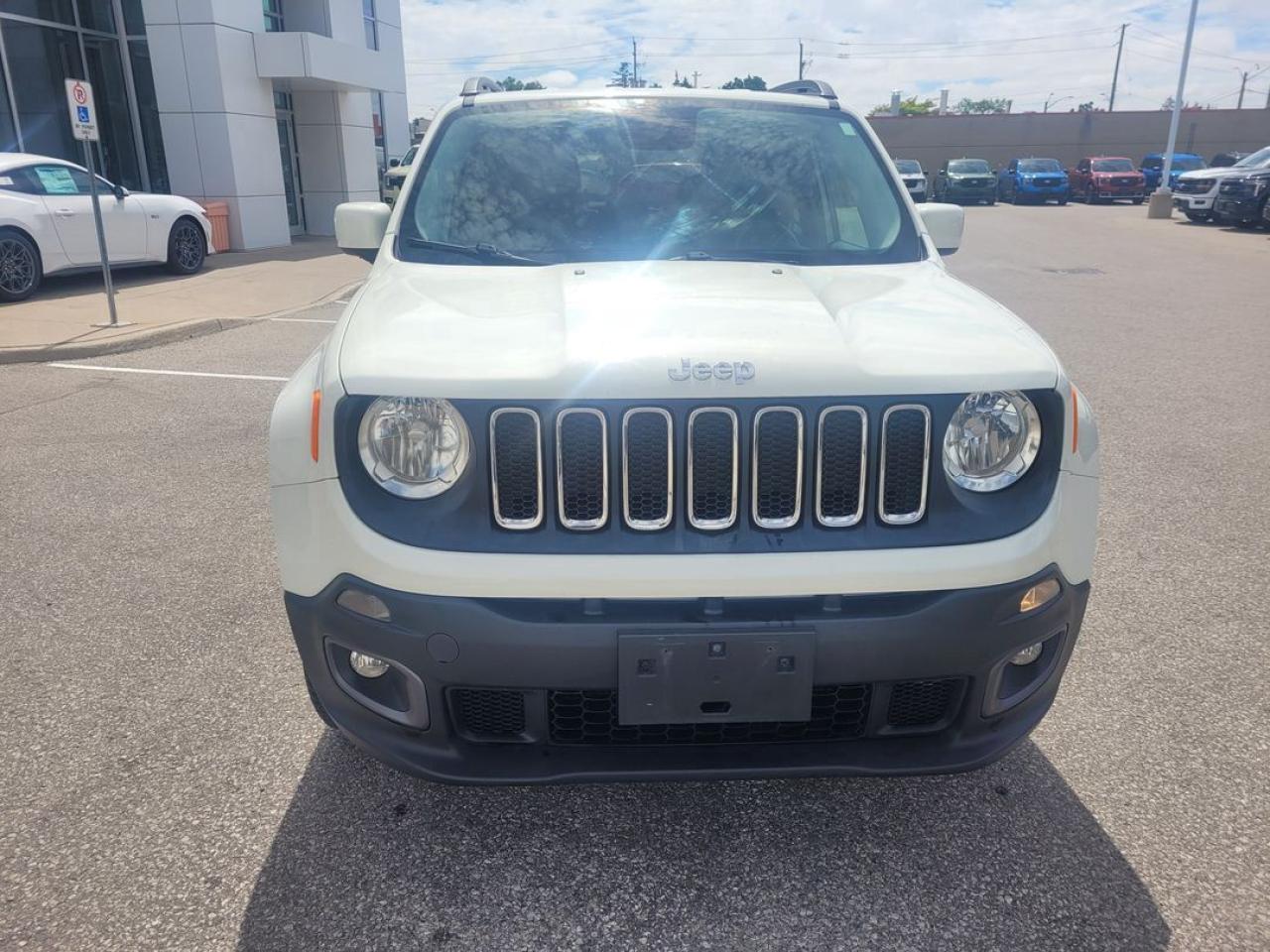 2015 Jeep Renegade North Photo26
