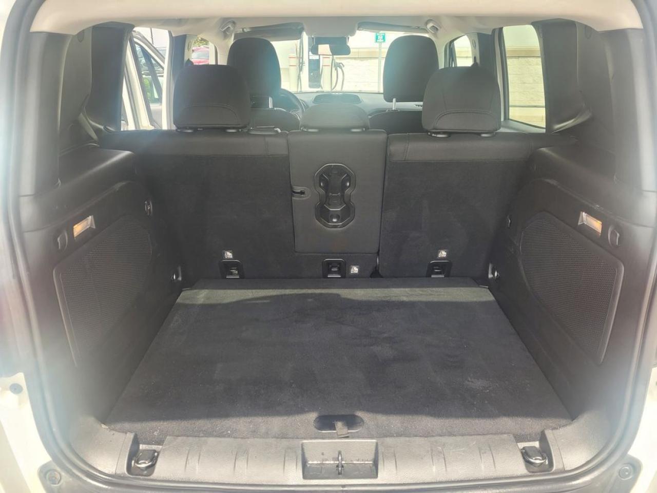 2015 Jeep Renegade North Photo29