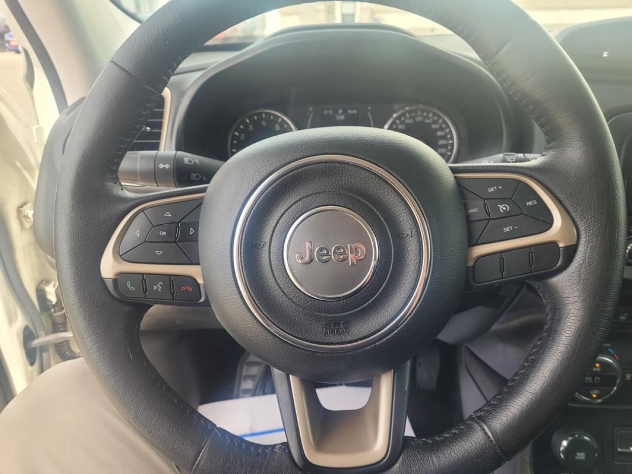 2015 Jeep Renegade North Photo32