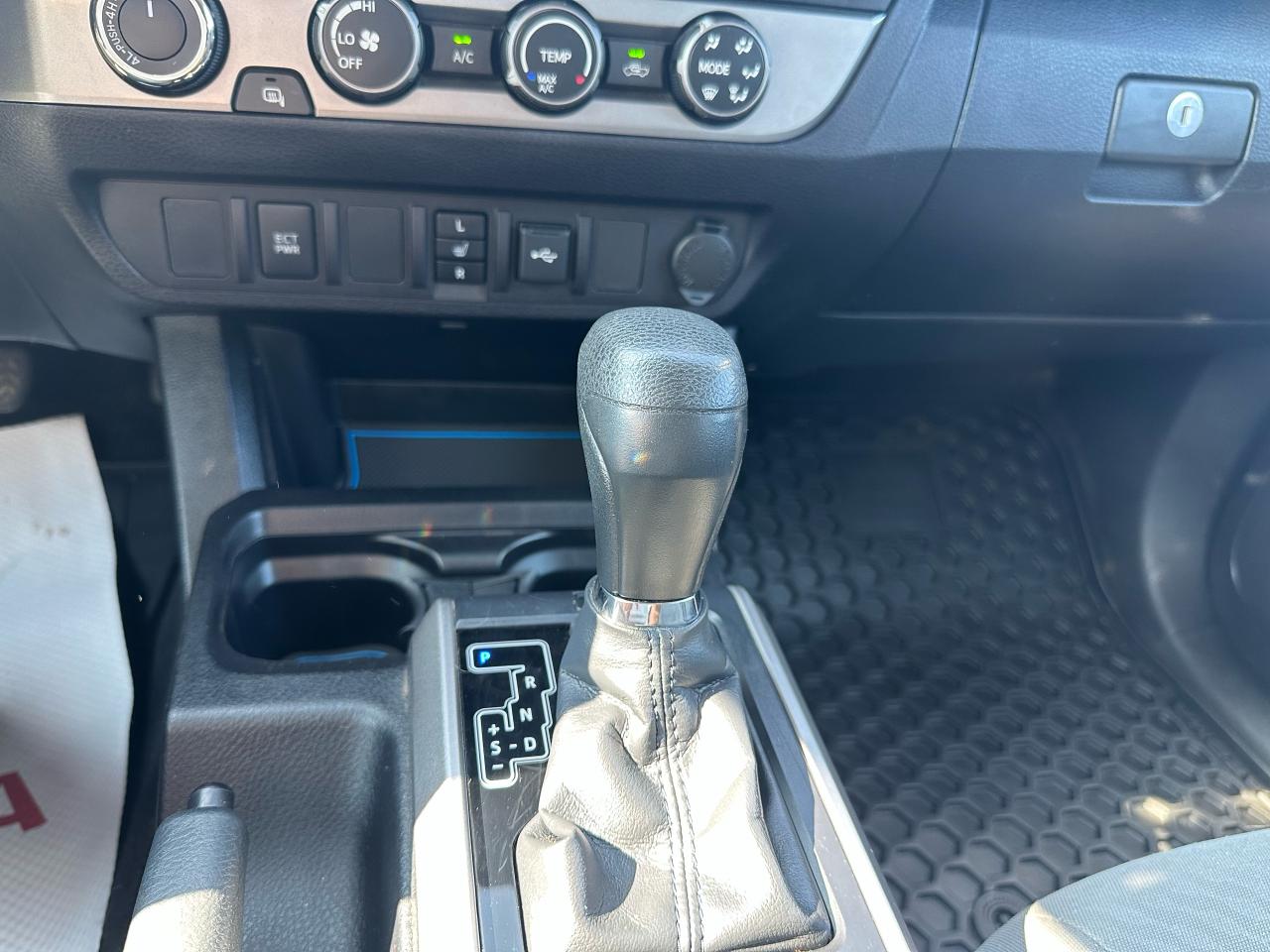 2020 Toyota Tacoma SR5 Photo