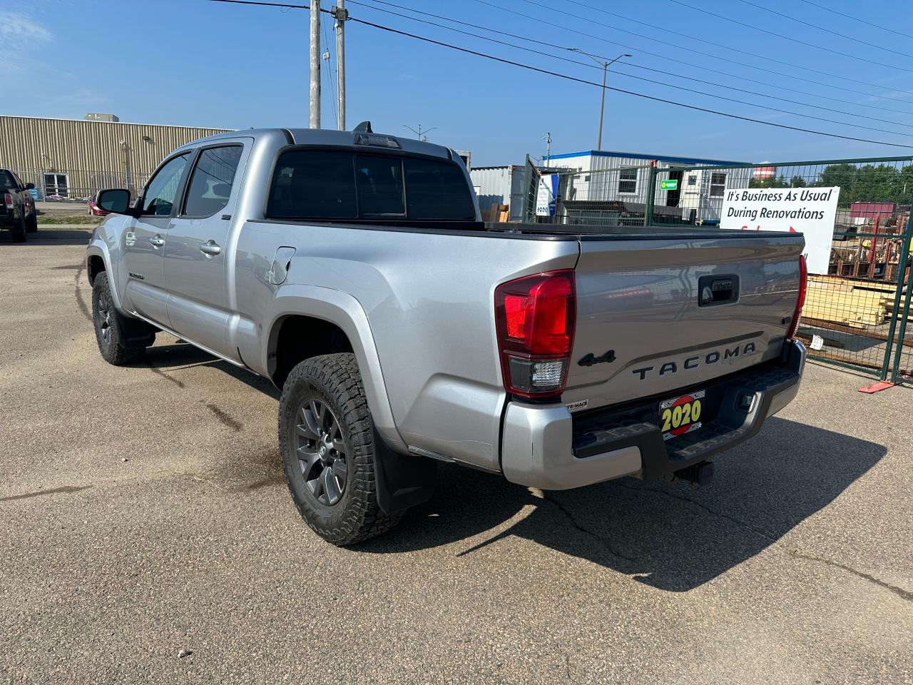 2020 Toyota Tacoma SR5 Photo2