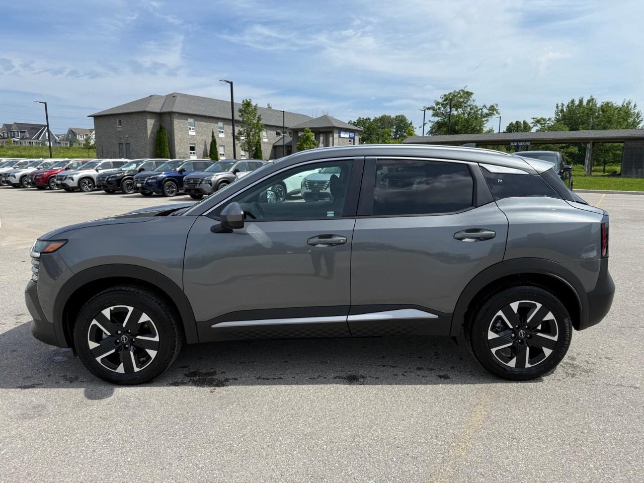 2025 Nissan Kicks SV AWD Photo3