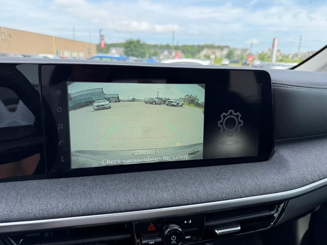 2025 Nissan Kicks SV AWD Photo