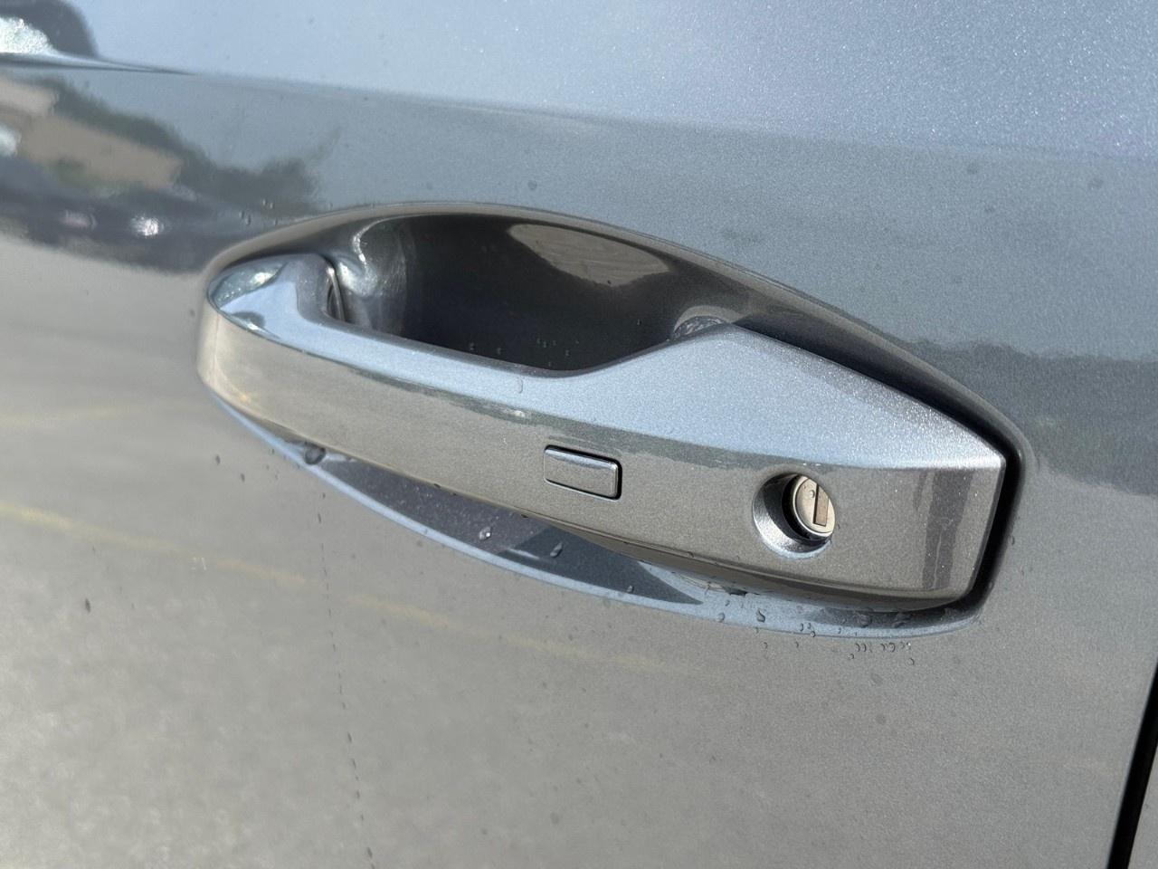 2025 Nissan Kicks SV AWD Photo