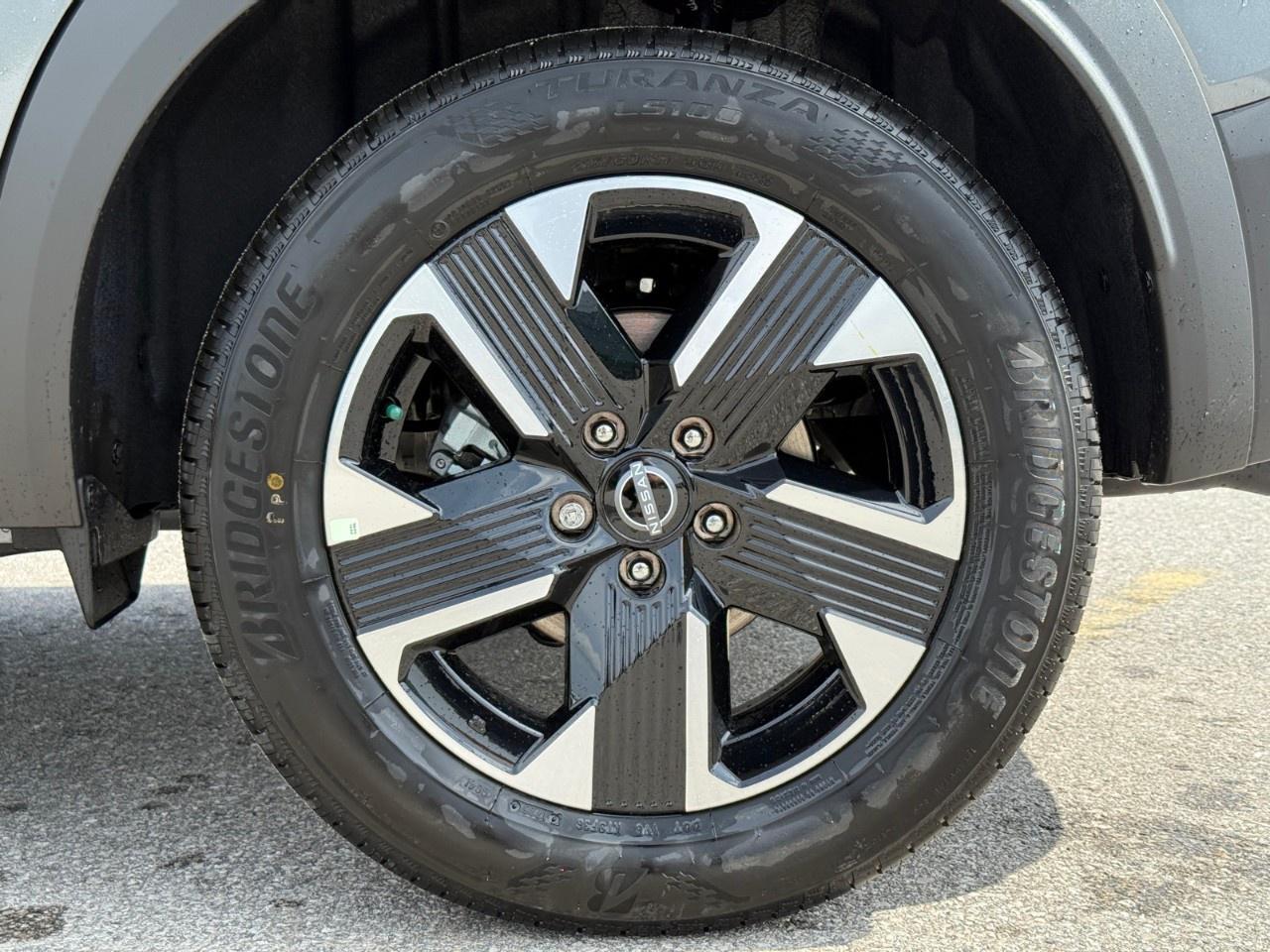 2025 Nissan Kicks SV AWD Photo