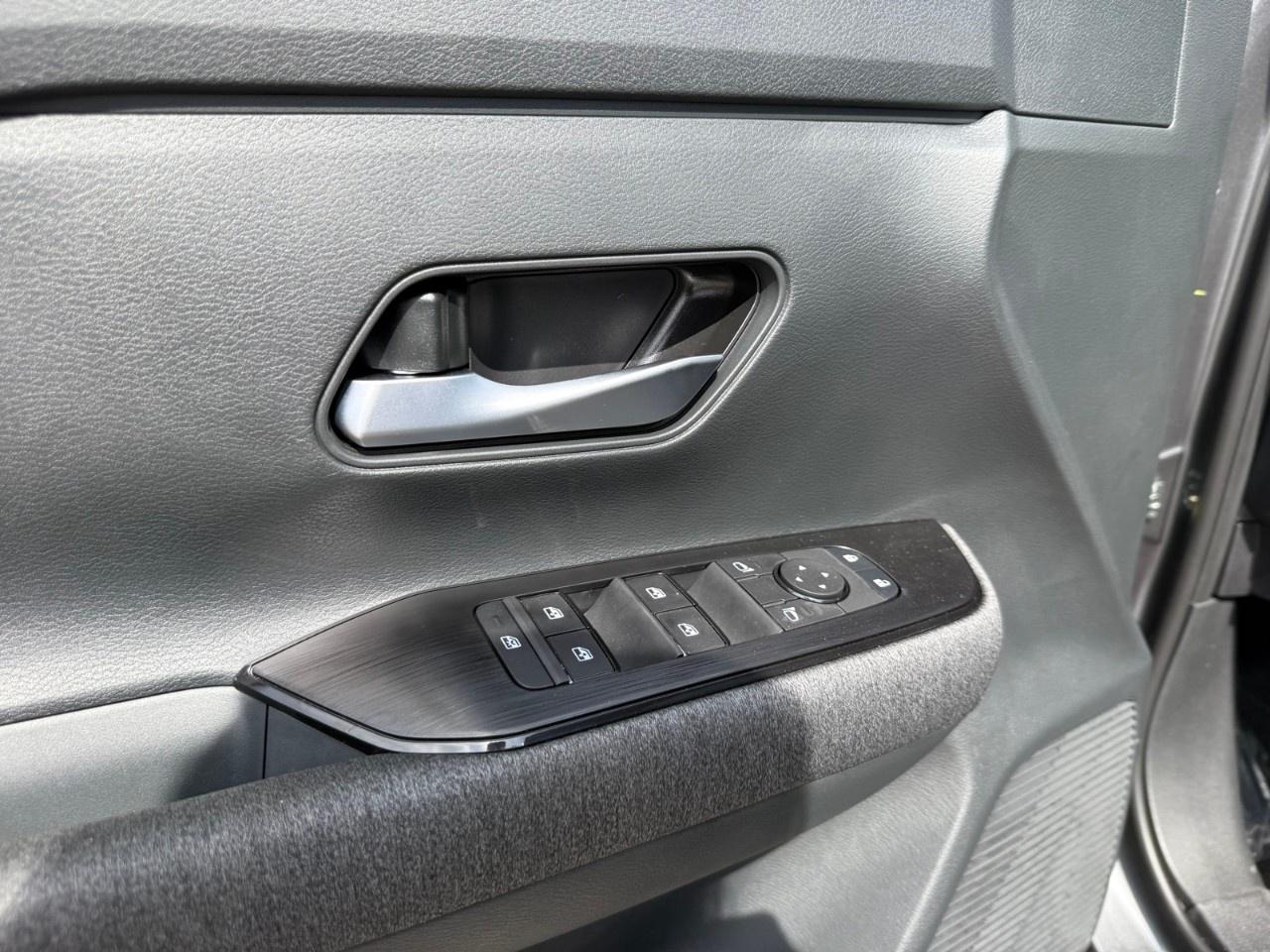 2025 Nissan Kicks SV AWD Photo