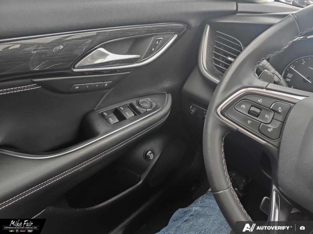 2022 Buick Envision Essence AWD,moonroof,safety alert seat,heated front seats/outside mirrors/steering wheel,memory settings Photo