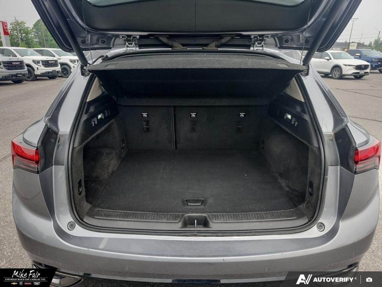 2022 Buick Envision Essence AWD,moonroof,safety alert seat,heated front seats/outside mirrors/steering wheel,memory settings Photo