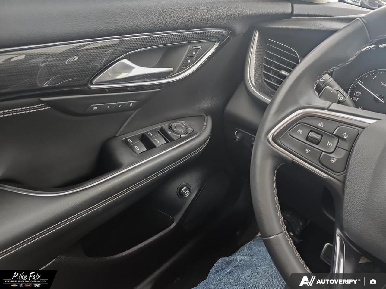 2022 Buick Envision Essence AWD,moonroof,safety alert seat,heated front seats/outside mirrors/steering wheel,memory settings Photo