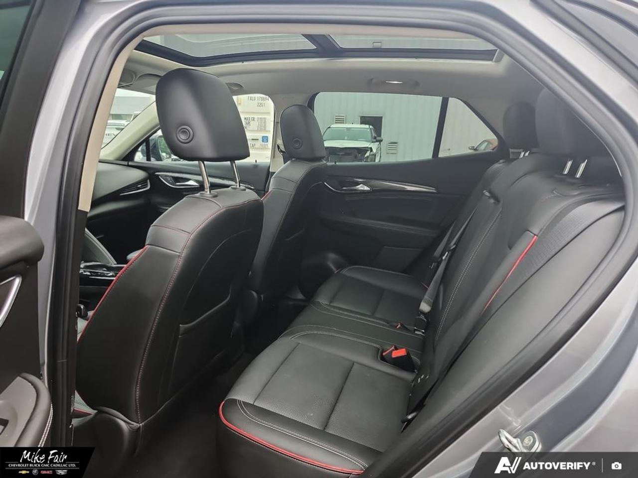 2022 Buick Envision Essence AWD,moonroof,safety alert seat,heated front seats/outside mirrors/steering wheel,memory settings Photo