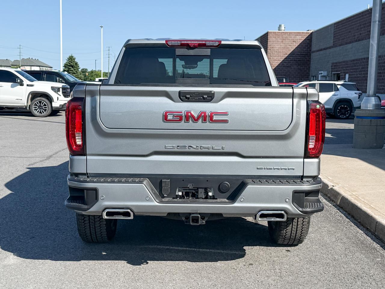 2025 GMC Sierra 1500 Denali 5.3L V8 WITH REMOTE START/ENTRY, SUNROOF, HEATED SEATS, HEATED STEERING WHEEL, VENTILATED SEATS, BOSE SPEAKERS, APPLE CARPLAY AND ANDROID AUTO Photo